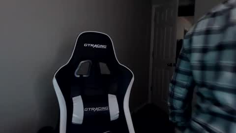 Snapshot of player2pawns chatting on November 12, 2025, 5:52 am Player online show from November 12, 2025, 5:52 am