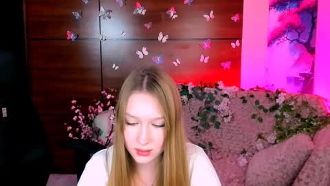 Snapshot of playful_sophie chatting on February 2, 2025, 1:19 pm Sophie online show from February 2, 2025, 1:19 pm