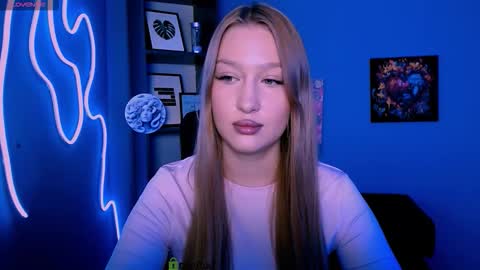 Sophie online show from November 30, 2025, 4:33 pm