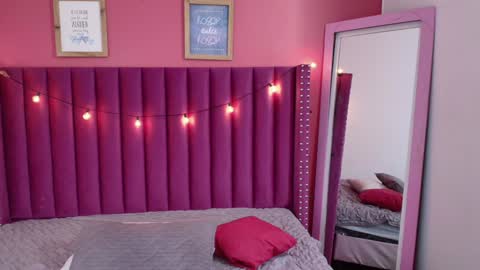 Snapshot of playfuljust_18 chatting on January 13, 2025, 12:45 pm SAMARA online show from January 13, 2025, 12:45 pm