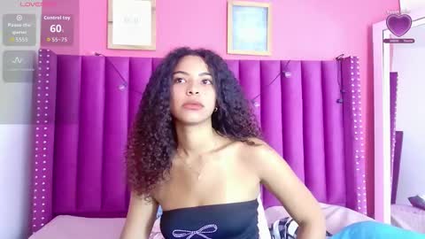 Snapshot of playfuljust_18 chatting on December 3, 2025, 12:36 pm SAMARA online show from December 3, 2025, 12:36 pm