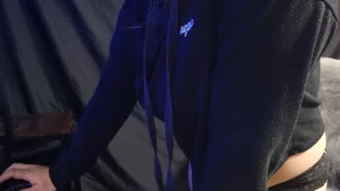 Snapshot of playfulpixxxie chatting on December 15, 2024, 12:17 pm Playfulpixiee online show from December 15, 2024, 12:17 pm