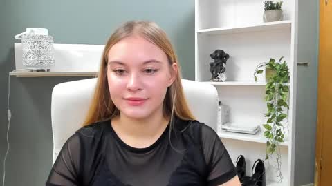 Snapshot of playgirl_valeria chatting on December 29, 2024, 7:39 am Valeria online show from December 29, 2024, 7:39 am