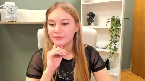 Snapshot of playgirl_valeria chatting on December 29, 2024, 11:07 am Valeria online show from December 29, 2024, 11:07 am