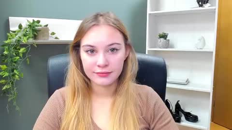 Snapshot of playgirl_valeria chatting on January 12, 2025, 7:32 am Valeria online show from January 12, 2025, 7:32 am