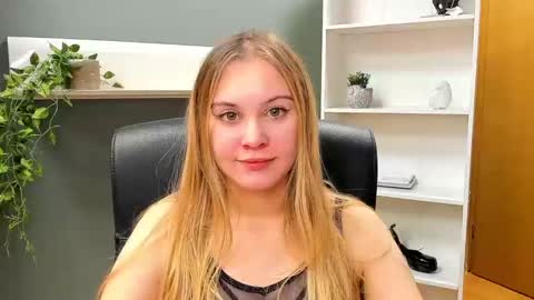 Snapshot of playgirl_valeria chatting on January 12, 2025, 6:05 pm Valeria online show from January 12, 2025, 6:05 pm