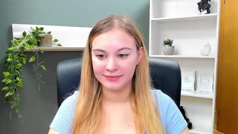 Snapshot of playgirl_valeria chatting on January 18, 2025, 9:02 am Valeria online show from January 18, 2025, 9:02 am
