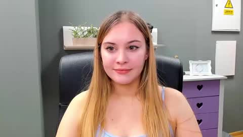 Snapshot of playgirl_valeria chatting on February 2, 2025, 5:48 pm Valeria online show from February 2, 2025, 5:48 pm