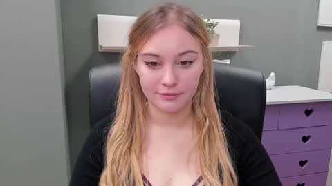 Snapshot of playgirl_valeria chatting on February 8, 2025, 11:33 am Valeria online show from February 8, 2025, 11:33 am