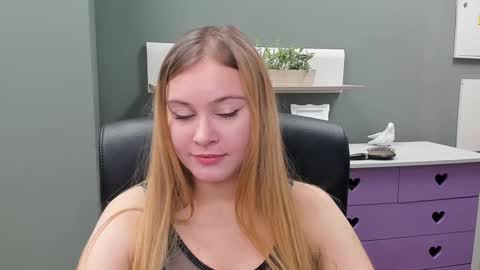 Snapshot of playgirl_valeria chatting on February 9, 2025, 11:25 am Valeria online show from February 9, 2025, 11:25 am