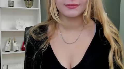 Snapshot of playgirl_valeria chatting on September 15, 2025, 8:53 pm Valeria online show from September 15, 2025, 8:53 pm