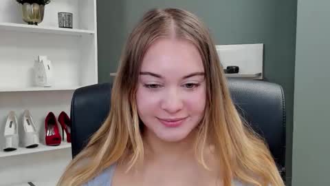 Snapshot of playgirl_valeria chatting on September 28, 2025, 6:41 am Valeria online show from September 28, 2025, 6:41 am