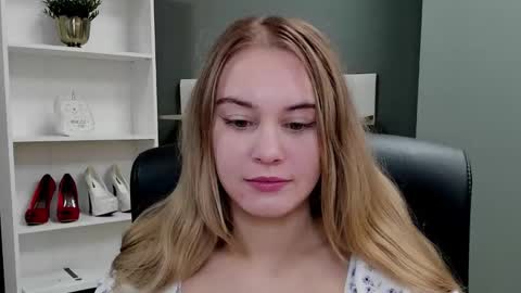 Snapshot of playgirl_valeria chatting on November 23, 2025, 9:47 pm Valeria online show from November 23, 2025, 9:47 pm