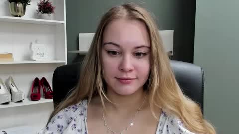Snapshot of playgirl_valeria chatting on December 14, 2025, 7:47 am Valeria online show from December 14, 2025, 7:47 am