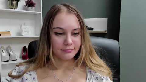 Snapshot of playgirl_valeria chatting on December 14, 2025, 7:51 pm Valeria online show from December 14, 2025, 7:51 pm