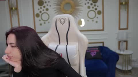 Snapshot of playhard054 chatting on October 28, 2025, 11:36 am Lana online show from October 28, 2025, 11:36 am