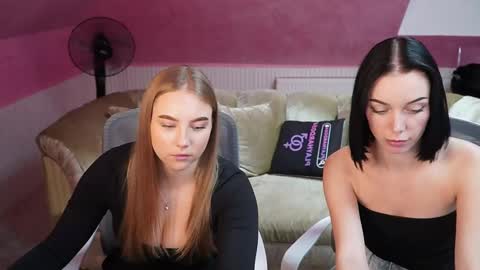 Snapshot of playhard054 chatting on November 18, 2025, 11:25 am Lana online show from November 18, 2025, 11:25 am