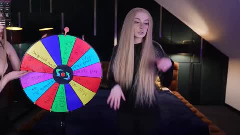 Snapshot of playhard054 chatting on December 3, 2025, 12:36 pm Lana online show from December 3, 2025, 12:36 pm