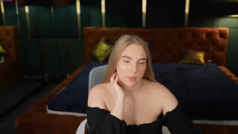 Snapshot of playhard054 chatting on December 4, 2025, 11:30 am Lana online show from December 4, 2025, 11:30 am