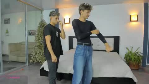   online show from November 30, 2025, 11:09 pm