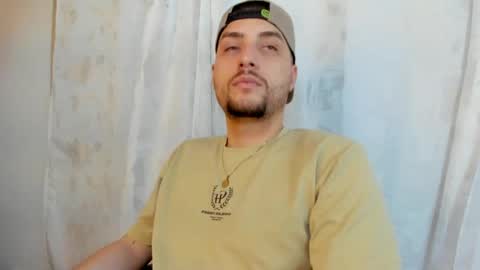 JUAN AND JULI online show from September 18, 2025, 9:39 pm