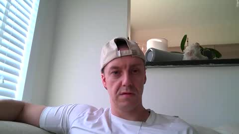 Snapshot of ploki2000 chatting on November 9, 2025, 2:15 pm Kevin online show from November 9, 2025, 2:15 pm