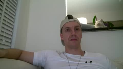 Snapshot of ploki2000 chatting on November 15, 2025, 5:42 pm Kevin online show from November 15, 2025, 5:42 pm