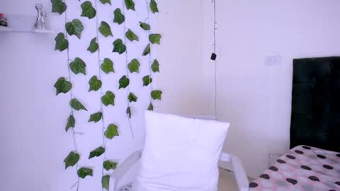 Snapshot of pocahontas_mcry chatting on December 3, 2025, 2:59 pm pocahontas online show from December 3, 2025, 2:59 pm