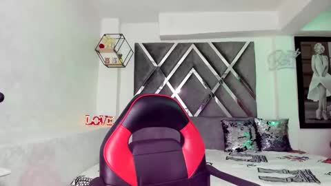 Snapshot of pocahontasweetss chatting on December 18, 2024, 3:11 pm I dream of having many followers online show from December 18, 2024, 3:11 pm