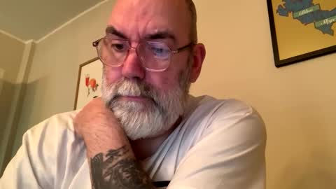 Snapshot of poeticdaddy chatting on October 17, 2025, 11:35 am poeticdaddy online show from October 17, 2025, 11:35 am