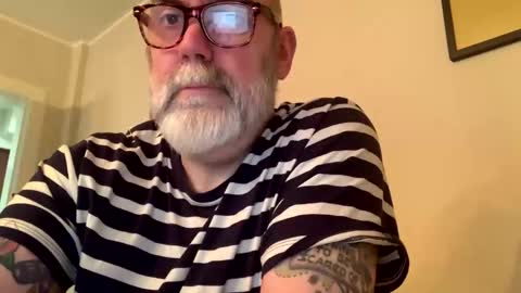 Snapshot of poeticdaddy chatting on October 24, 2025, 11:06 am poeticdaddy online show from October 24, 2025, 11:06 am