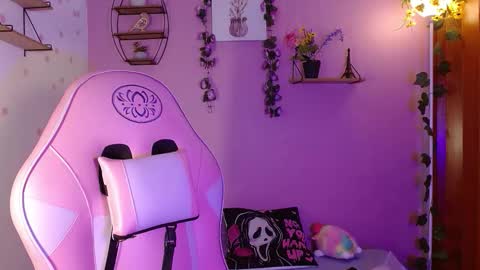 Snapshot of poison_liv chatting on September 25, 2025, 1:48 pm poison_liv online show from September 25, 2025, 1:48 pm