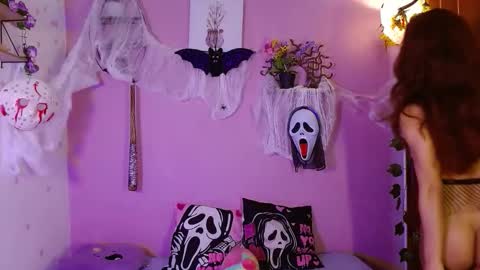 Snapshot of poison_liv chatting on October 6, 2025, 1:41 pm poison_liv online show from October 6, 2025, 1:41 pm