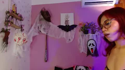 Snapshot of poison_liv chatting on October 12, 2025, 2:16 pm poison_liv online show from October 12, 2025, 2:16 pm