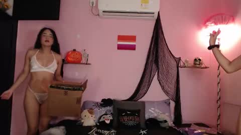 poison_pink online show from October 6, 2025, 1:30 pm