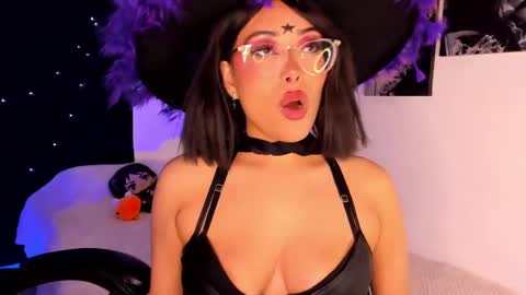 Willow                      Hours 12pm to 630pm Colombian time FRIDAY AND SUNDAY FREE DAYS online show from January 26, 2025, 5:23 pm