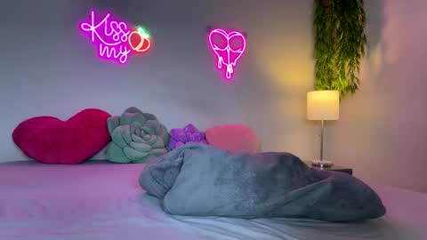 Jenna online show from November 6, 2025, 2:01 am