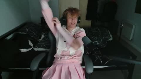 Snapshot of polarny05 chatting on December 12, 2024, 7:59 pm Polarny online show from December 12, 2024, 7:59 pm