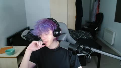 Snapshot of polarny05 chatting on March 8, 2025, 7:09 pm Polarny online show from March 8, 2025, 7:09 pm