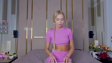 Snapshot of poliina chatting on December 23, 2024, 11:49 pm Polina online show from December 23, 2024, 11:49 pm