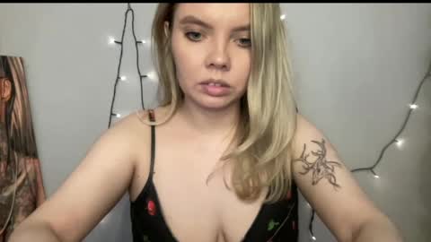 Snapshot of polinajones chatting on December 15, 2024, 9:13 am PolinaJones online show from December 15, 2024, 9:13 am