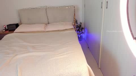 Polly online show from November 29, 2025, 10:35 pm