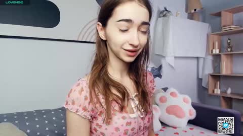 Polly online show from October 27, 2025, 7:34 am