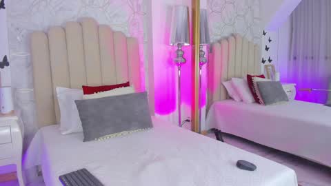 Snapshot of pollygrey_ chatting on January 14, 2025, 3:11 am Carolina online show from January 14, 2025, 3:11 am