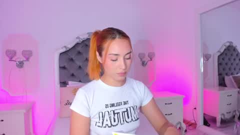 Snapshot of pollygrey_ chatting on September 14, 2025, 9:58 pm Carolina online show from September 14, 2025, 9:58 pm