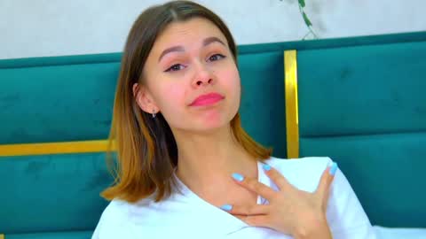 Polly online show from January 13, 2025, 9:31 pm