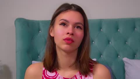 Polly online show from November 9, 2025, 3:05 am