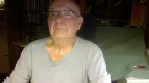 pomme1949 online show from December 28, 2024, 5:14 pm