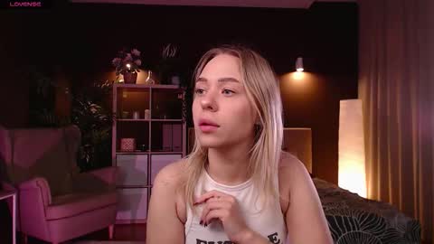 Snapshot of pooja_hegde chatting on October 15, 2025, 1:28 am Eva online show from October 15, 2025, 1:28 am