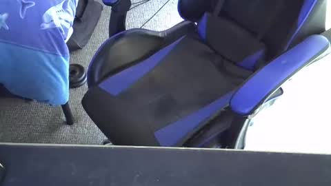 Snapshot of pop196705 chatting on December 2, 2025, 7:25 am pop196705 online show from December 2, 2025, 7:25 am